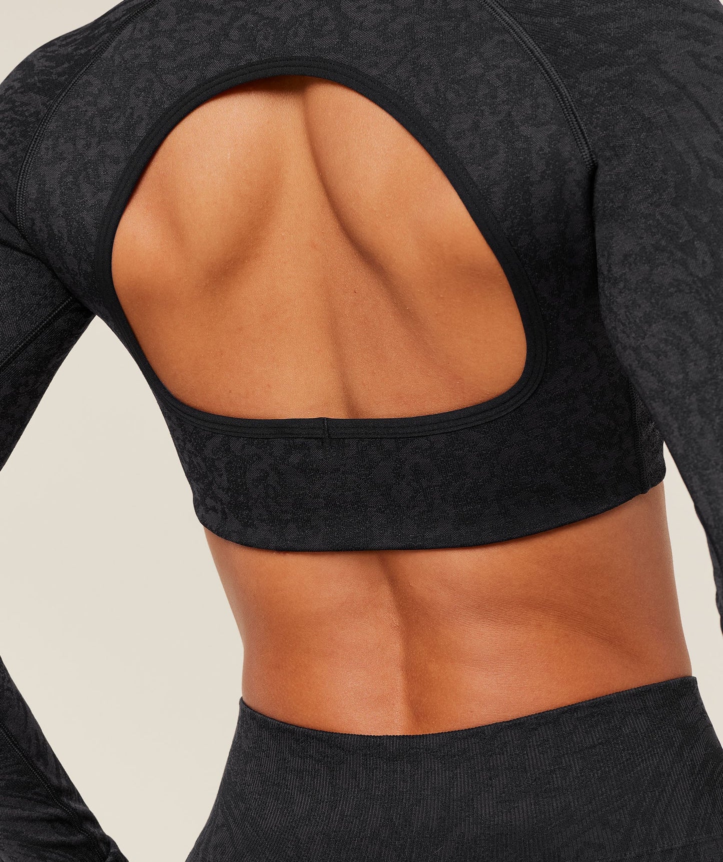 Gymshark Adapt Animal Sleeve Crop Top - Black